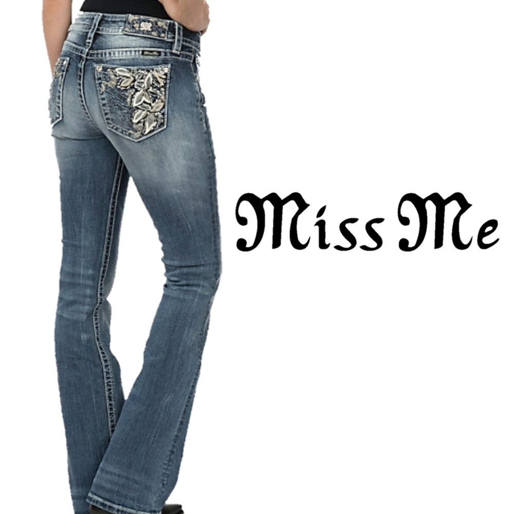 𝗠𝗜𝗦𝗦 𝗠𝗘 EMBELLISHED FLORAL DESIGN JEANS